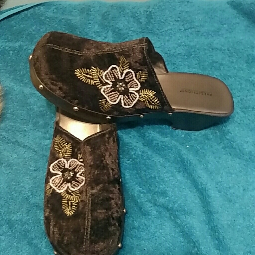 Clogs